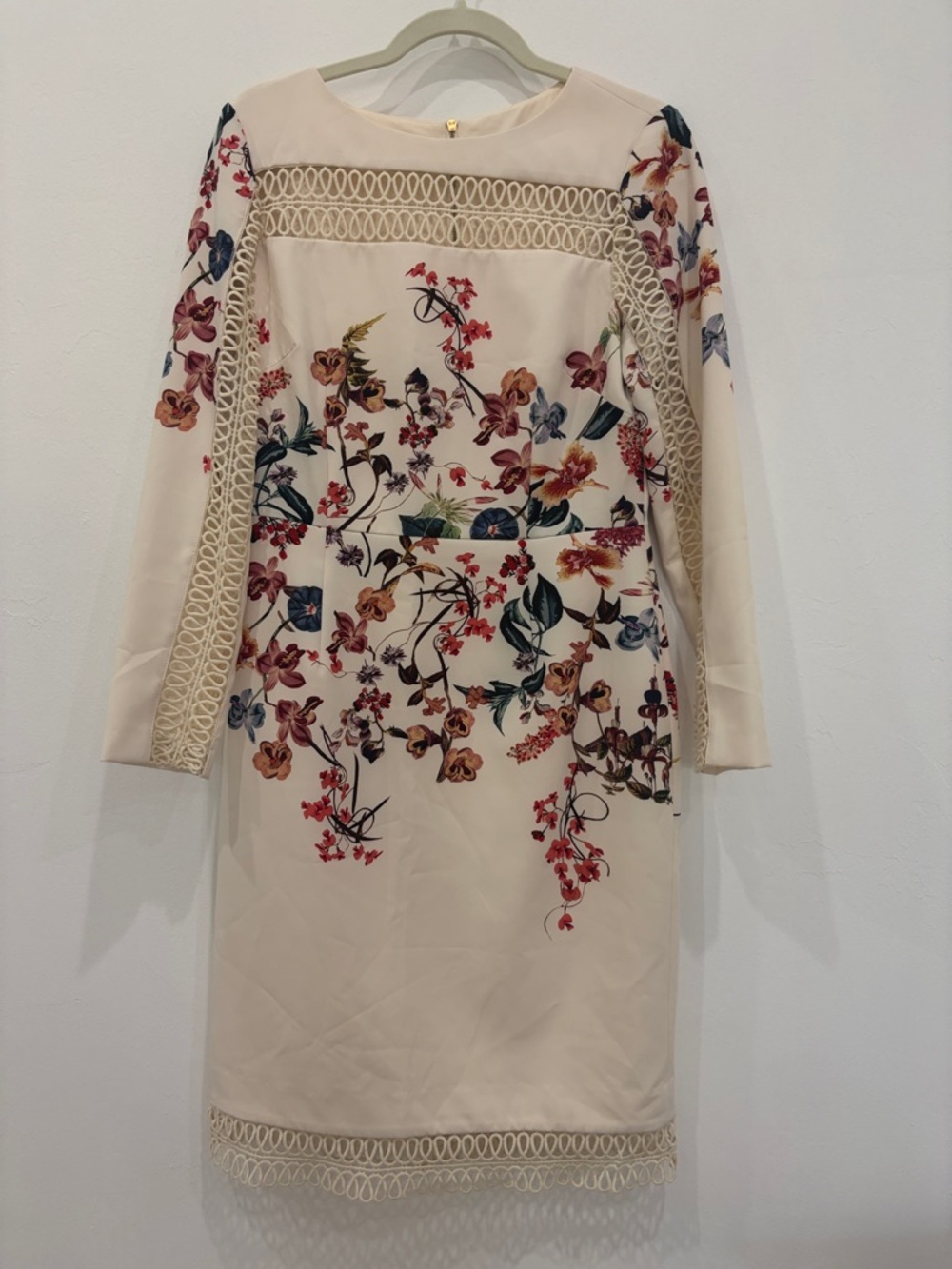 ANTONIO MELANI Cream Long-Sleeve Floral Sheath Dress